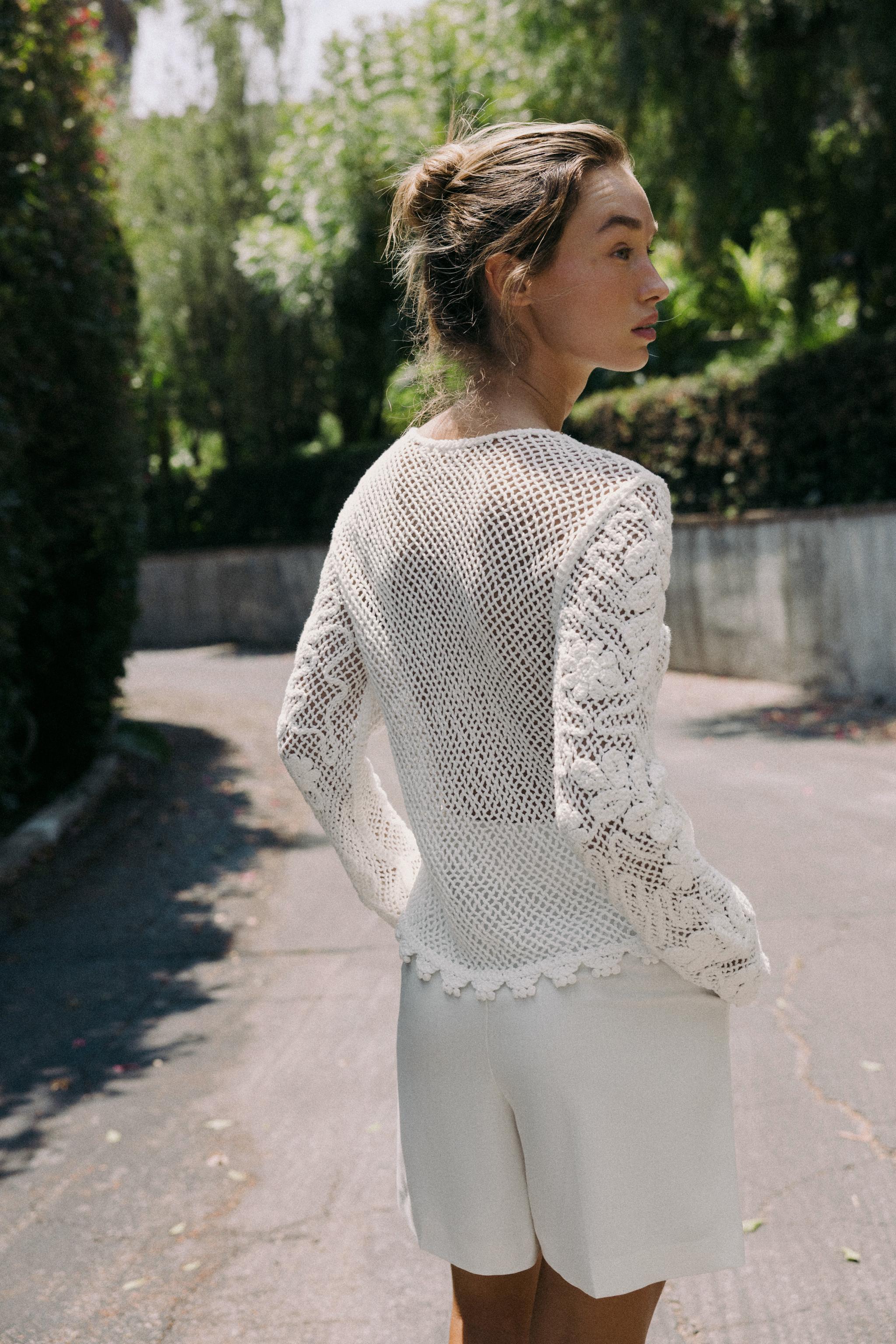 EMBROIDERED LACE TOP